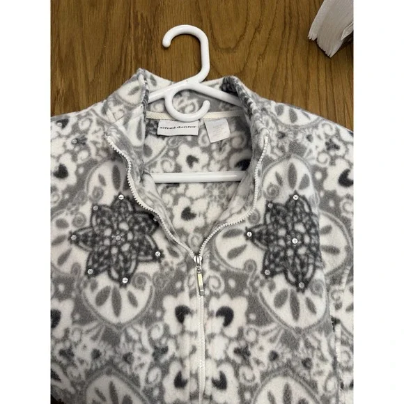 Alfred Dunner Women's XL Fleece Zip Up Jacket In Floral Mandala Pattern - Picture 1 of 5